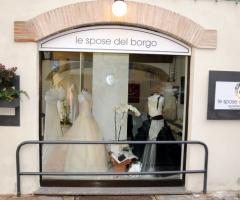 Abiti da sposa in bianco ed in nero per spose moderne e seducenti