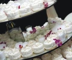Mini wedding cake