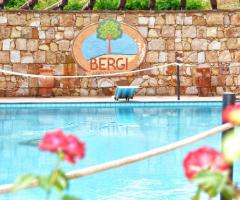 Dettaglio piscina dell'Azienda Agrituristica Bergi