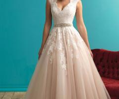 AAA Sposa Cercasi - Abiti da sposa cuciti su misura per voi