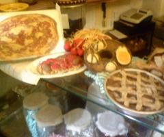 Riproduzione in cioccolato di prodotti tipici per le nozze