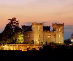 Ricevimento serale in un castello