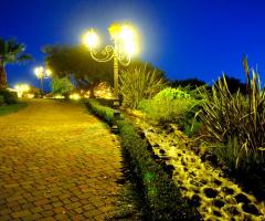 Cascata all'ingresso della location