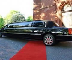 Limousine nera per le nozze