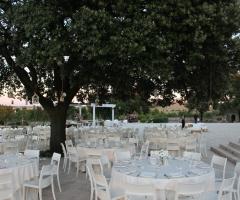 Masseria Torre di Nebbia -
Allestimento dei tavoli all'aperto