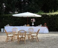 Buffet nuziale in giardino