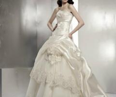 Elegante abito da sposa in stile principesco