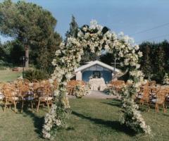 Addobbo floreale per la cerimonia di matrimonio - Fiorista La Primula