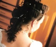 Acconciatura sposa semi raccolta