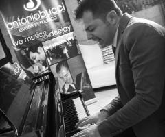 Antonio Bucci al pianoforte