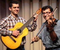 Aveo Toni Organista liturgico - Chitarra e violino