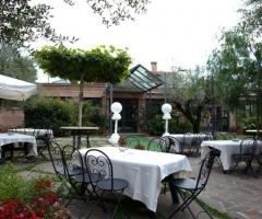 Tavoli per l'aperitivo di nozze