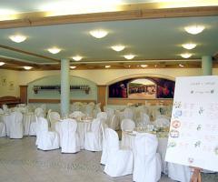 Sala interna con tableau per il matrimonio