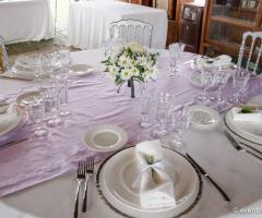 Mise en place lilla per il matrimonio