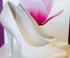 Decolletè in raso e seta tacco 12 - € 120