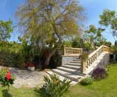 Giardino del castello per ricevimenti di nozze