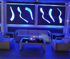 Kora Pool and Beach Events - Divanetti per gli ospiti al matrimonio