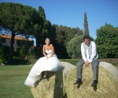 Gli sposi felici nella Tenuta Pantano Borghese