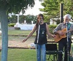 Un poco di musica dal vivo per gli ospiti in attesa dell'arrivo degli sposi - Solitignoti