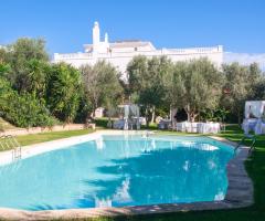 Il Trappetello - Allestimento a bordo piscina