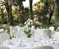 Ricevimento di matrimonio in giardino