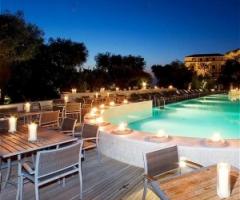 Ricevimento serale a bordo piscina