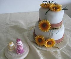 Torta con girasoli per il matrimonio