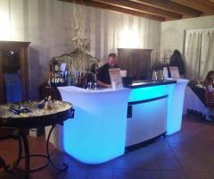 Bar luminoso per i cocktail di matrimonio