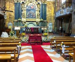 Addobbo floreale macchina sposi