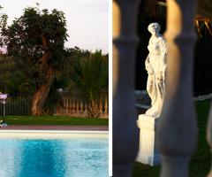 Il tavolo degli sposi a bordo piscina