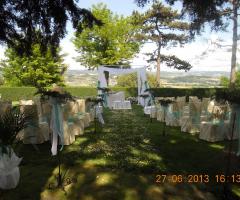 Allestimento per cerimonia all'aperto