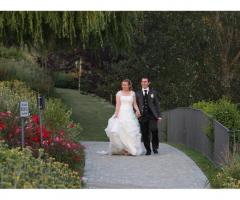 Gli sposi arrivano alla location di nozze