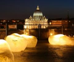 Allestimento con luci per il matrimonio