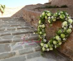 Cuori di fiori bianchi -- Sara Iaconelli Wedding Florist