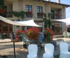 Ricevimento di matrimonio in giardino