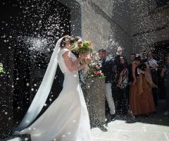 Valentina Valente Fotografa - Lancio del riso dopo la cerimonia