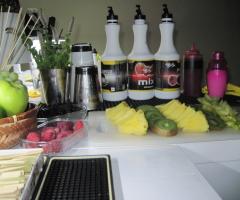 Frutta e sciroppi per i cocktail per il matrimonio