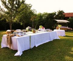 Buffet di nozze in giardino