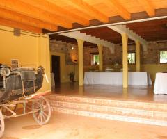 aperitivo al coperto presso la Sala Alzari della Tenuta Coffele