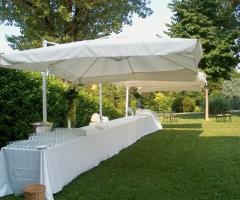 Ricevimento di nozze in giardino