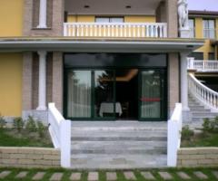 Ingresso del ristorante per il ricevimento di nozze