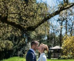 Gli sposi a Parco Gambrinus: una location mozzafiato per le foto delle nozze