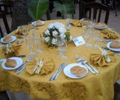 Mise en place per il ricevimento nuziale a Villa Epika