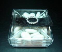 Scatolina porta confetti con fiore in argento e swarosky
