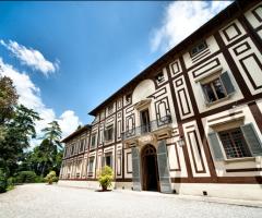 La facciata della villa