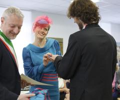 Un simpatico scambio degli anelli!