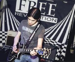 Ellemono Band - Luca Pacciarini alla chitarra