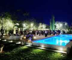 Ricevimenti di nozze serali a bordo piscina