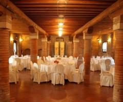 Allestimento sala colonne per matrimonio