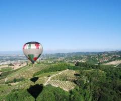 Gita in mongolfiera per gli sposi